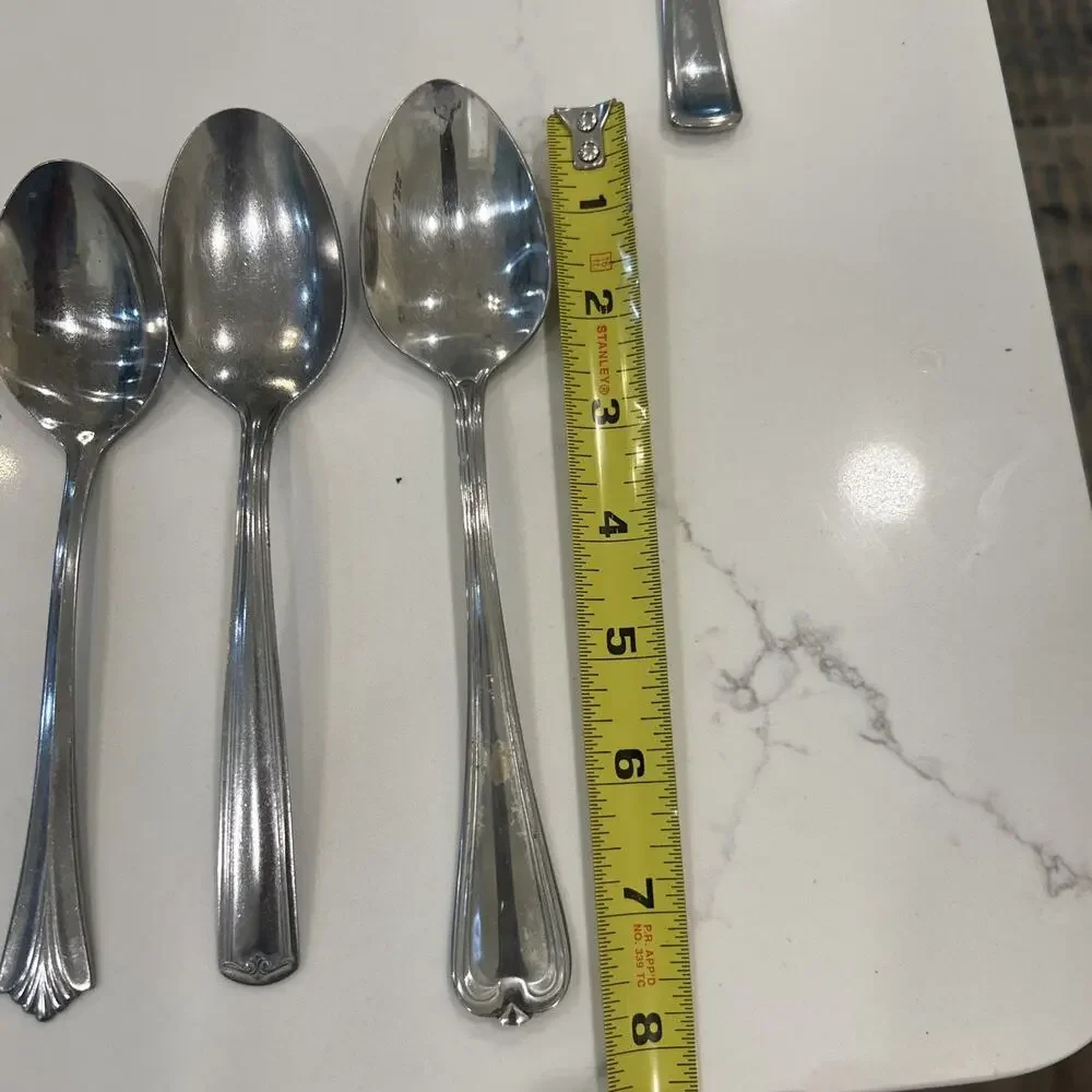 Vtg Lot of 4 Stainless Dinner Spoons Assorted 8” Flatware Silverware‎
